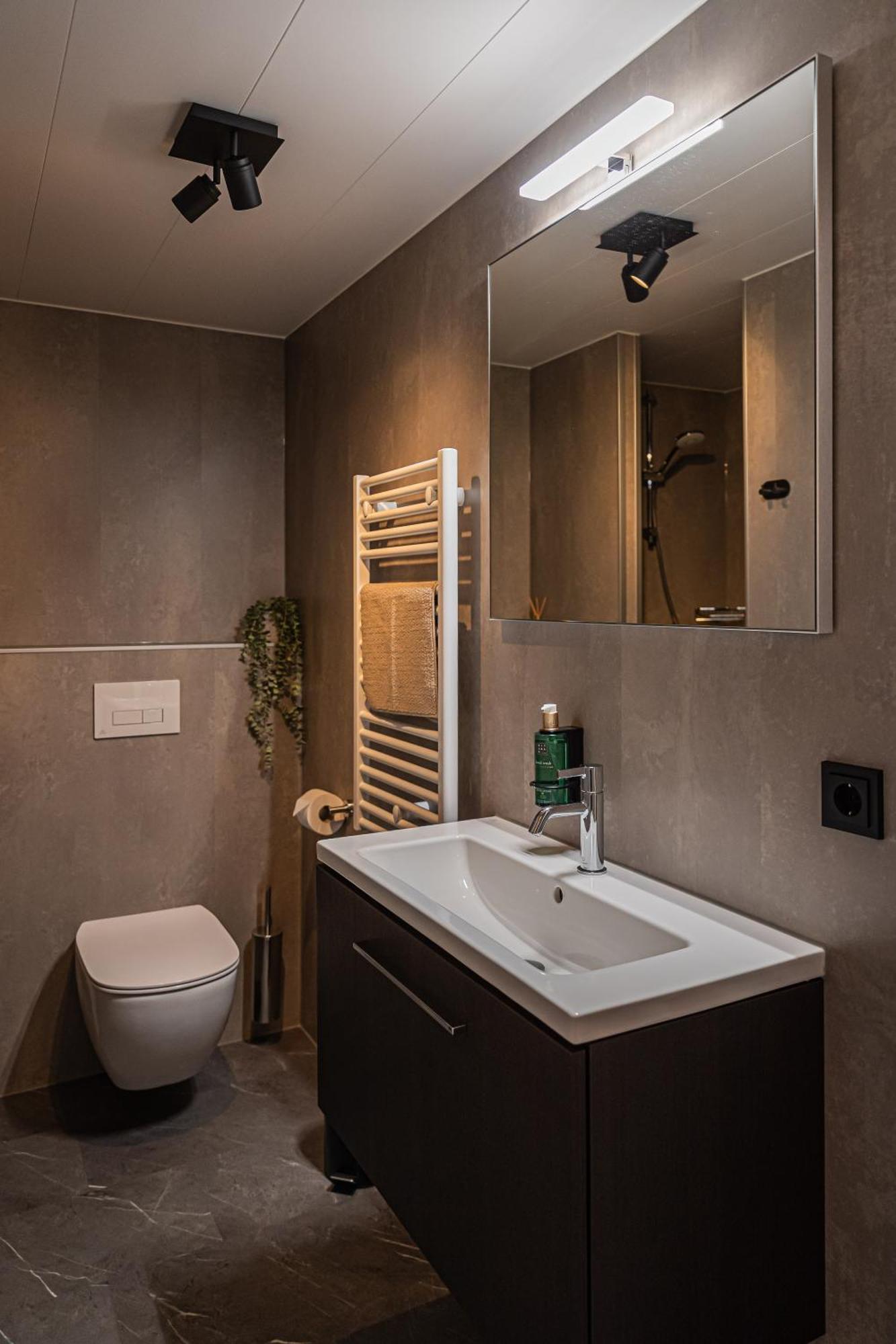 Willa Tinyhouse Luxe Met Hottub Meerssen Zewnętrze zdjęcie